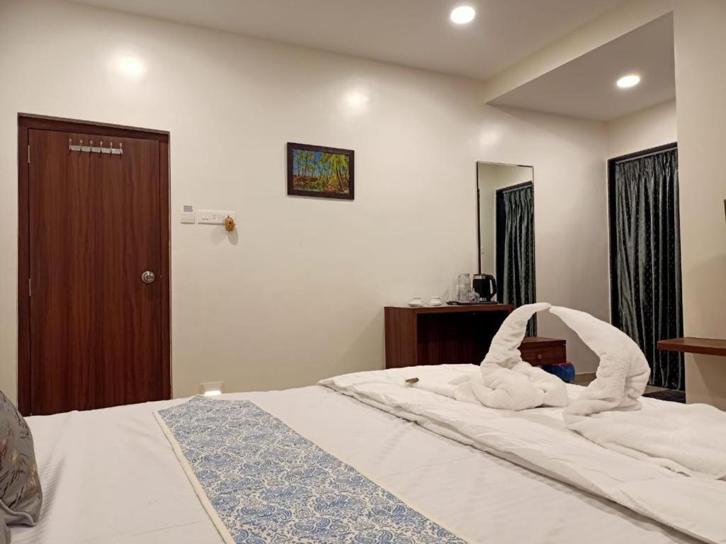 Srushti Sea Villa Resort Diveagar Ngoại thất bức ảnh